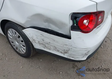 2009 Volkswagen Jetta S z USA, uszkodzony, nr VIN 3VWJZ71K69M035863